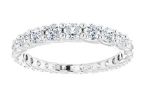 Load image into Gallery viewer, Graduated Diamond Eternity Band