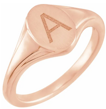 Load image into Gallery viewer, Personalized Oval Fluted Signet Ring
