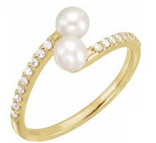 Load image into Gallery viewer, Pearl Diamond Bypass Ring

